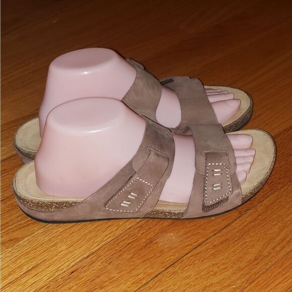 Clarks Brown Leather sandals - Picture 1 of 7